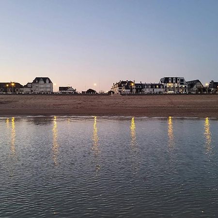 Appartement Rez-De-Jardin, Front De Mer, 4 Pers, Calme, Wifi Gratuit - Fr-1-465-46 Merville-Franceville-Plage Buitenkant foto