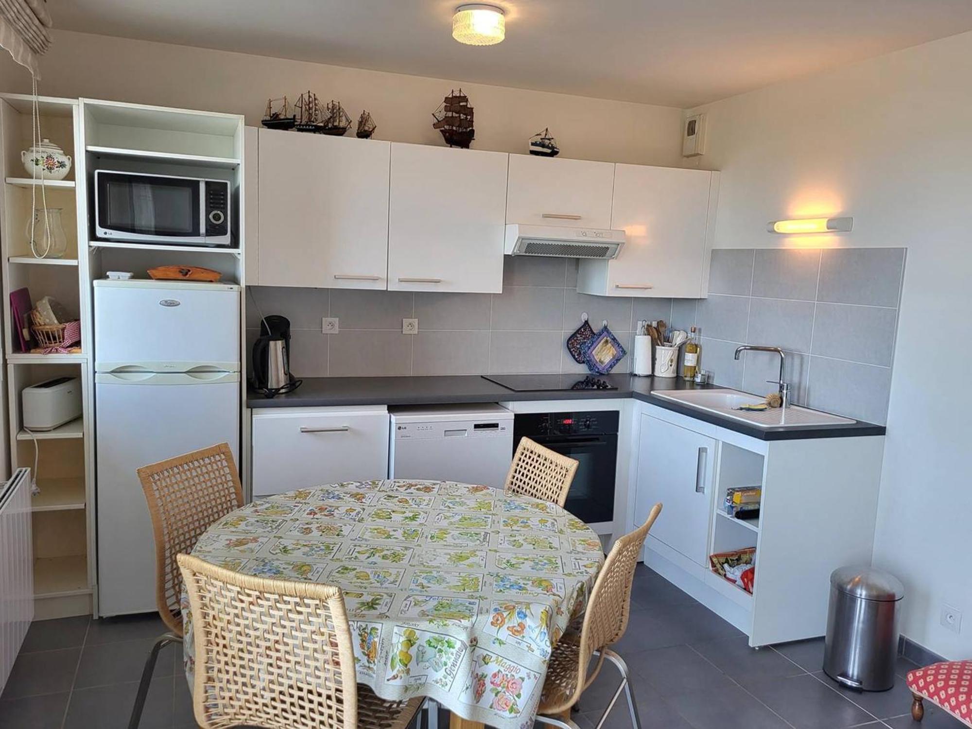 Appartement Rez-De-Jardin, Front De Mer, 4 Pers, Calme, Wifi Gratuit - Fr-1-465-46 Merville-Franceville-Plage Buitenkant foto
